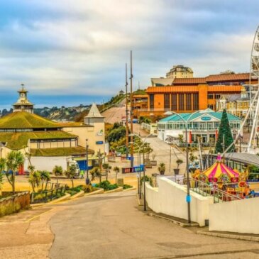 Los visitantes de tres ciudades costeras de Dorset deberán pagar la tasa turística a partir de julio