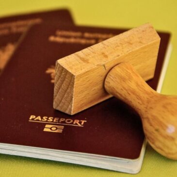 Una página web lanza una petición para modificar los pasaportes británicos para evitar confusiones en los viajes tras el Brexit